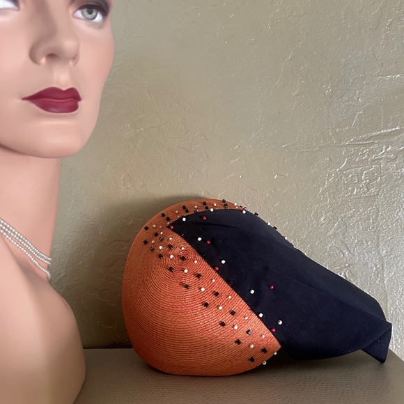 SUPERB DESIGNER 1950s' ORANGE STRAW & NAVY GROSGRAIN HAT+  BEADS - Picture 10 of 12